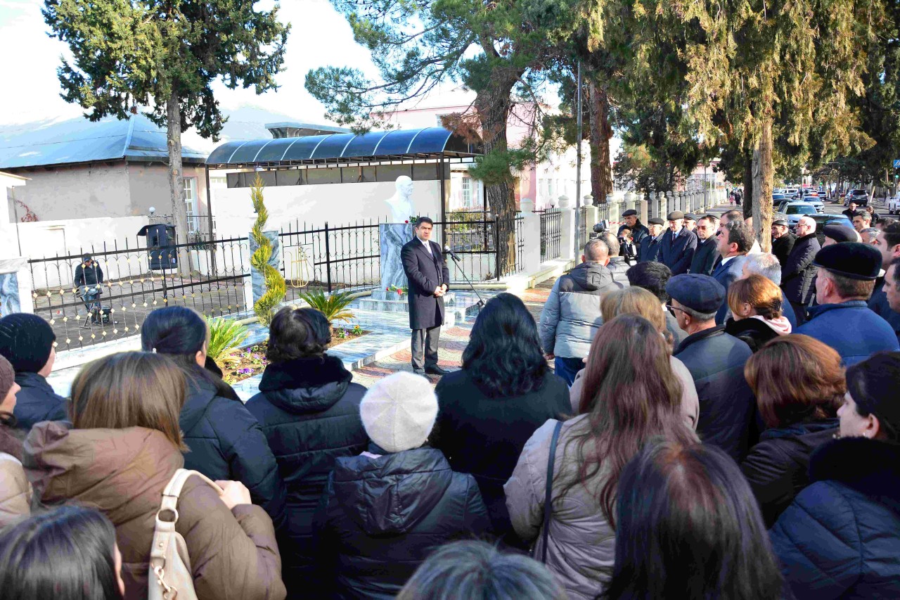 Ağstafada Hüseyn Arif və Həmid Abbasın büstlərinin açılışı oldu - FOTOLAR